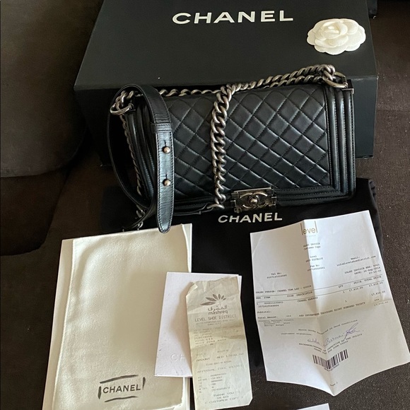 ❌SOLD❌CHANEL BOY MEDIUM - Picture 10 of 10